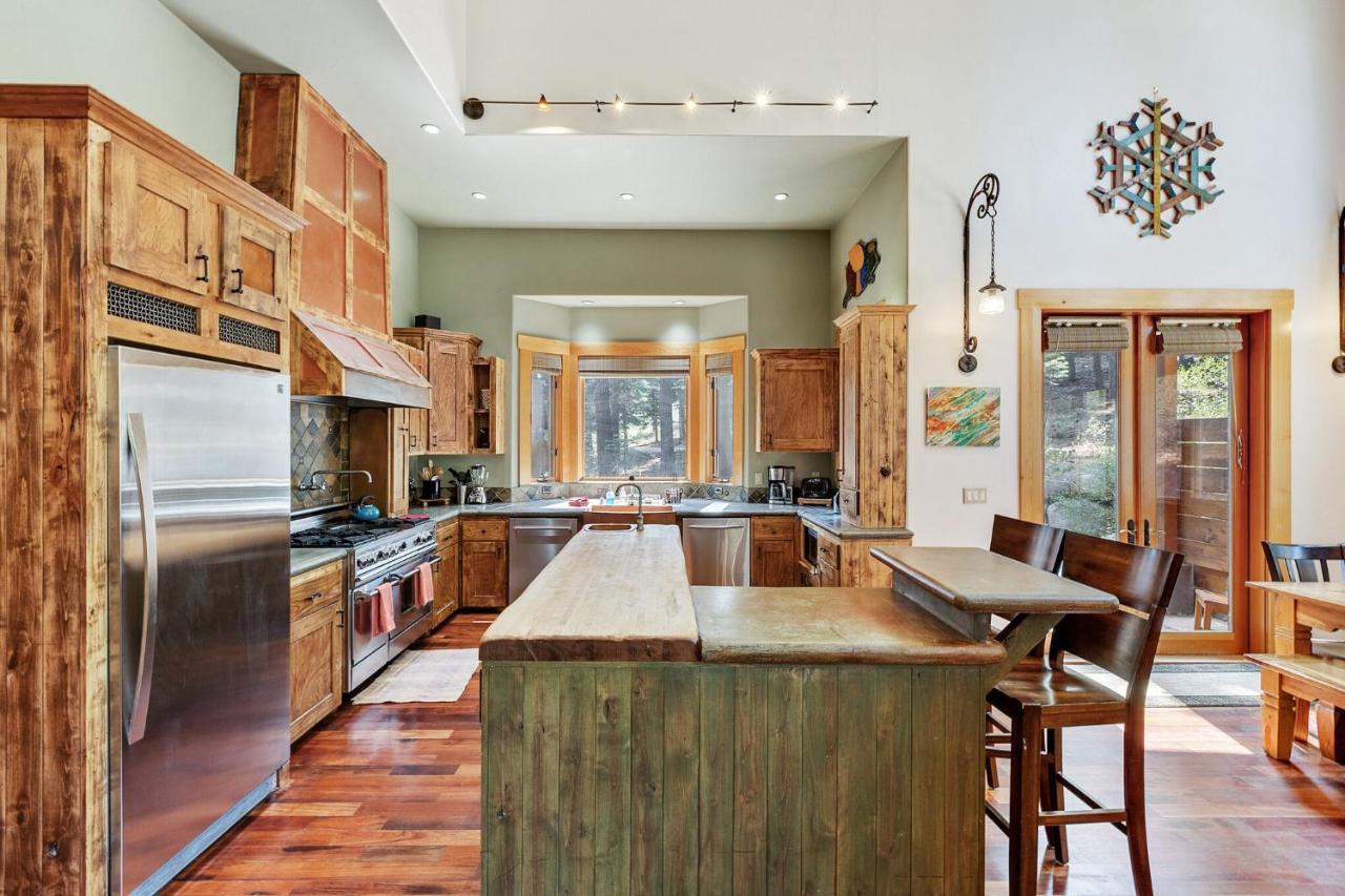 Bear Meadows Lodge - Hot Tub - Tahoe Donner Home ทรักกี ภายนอก รูปภาพ