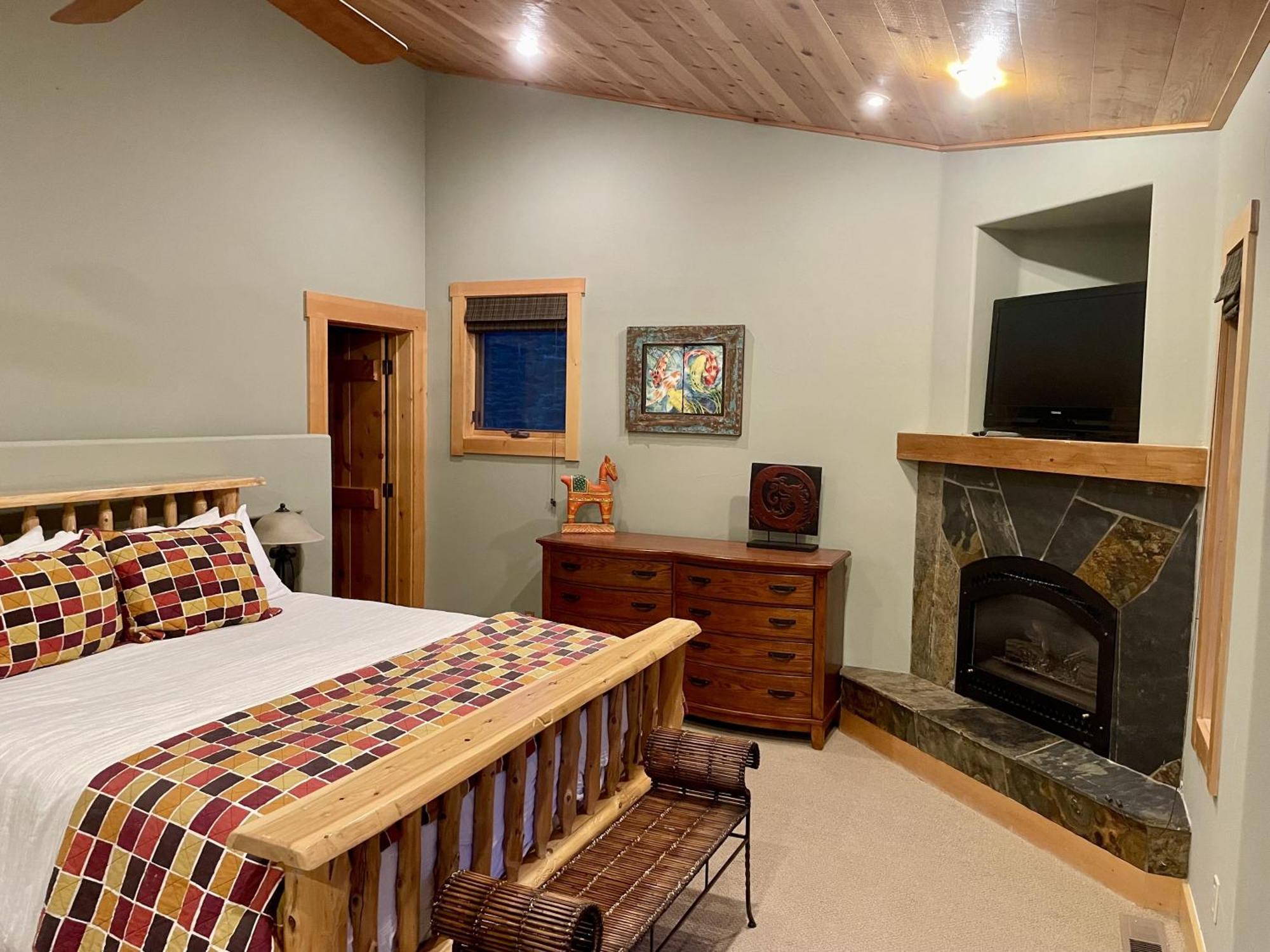 Bear Meadows Lodge - Hot Tub - Tahoe Donner Home ทรักกี ภายนอก รูปภาพ
