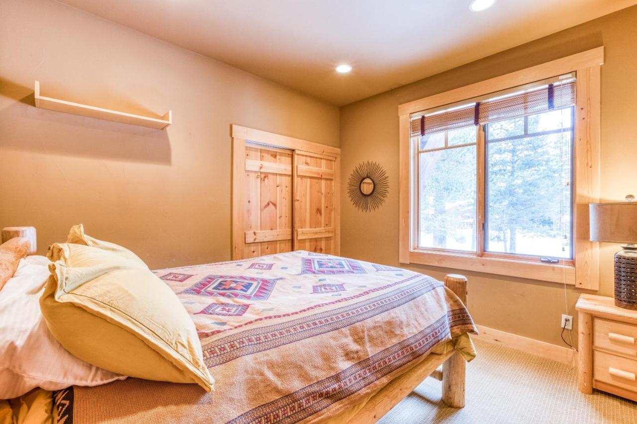 Bear Meadows Lodge - Hot Tub - Tahoe Donner Home ทรักกี ภายนอก รูปภาพ