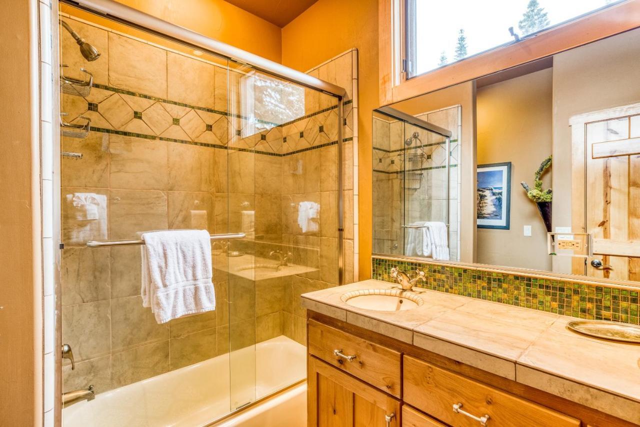 Bear Meadows Lodge - Hot Tub - Tahoe Donner Home ทรักกี ภายนอก รูปภาพ