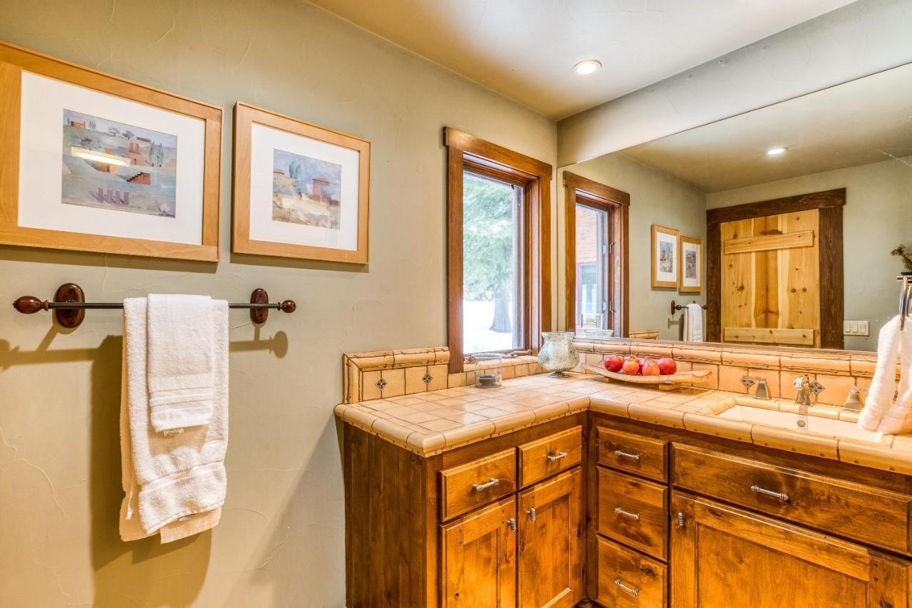 Bear Meadows Lodge - Hot Tub - Tahoe Donner Home ทรักกี ภายนอก รูปภาพ